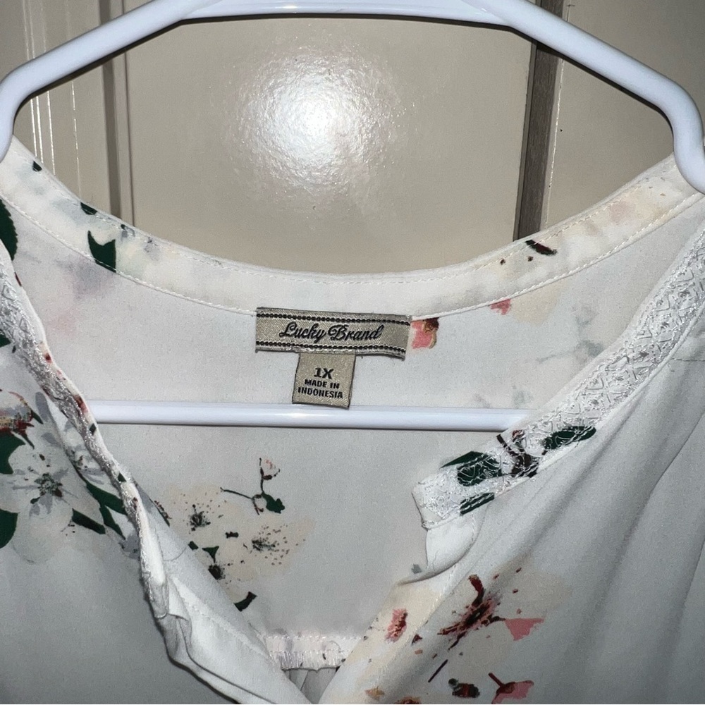 Lucky Brand Women's Sleeveless Floral Button Down Blouse Size 1X - Picture 2 of 9